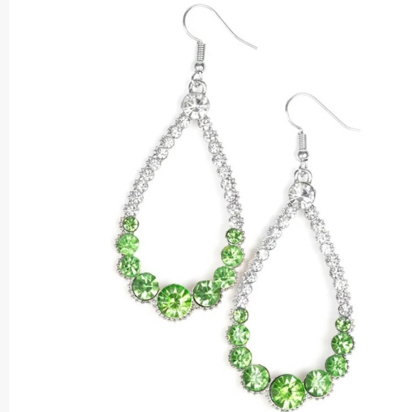 NWT-Paparazzi Token Twinkle Earrings